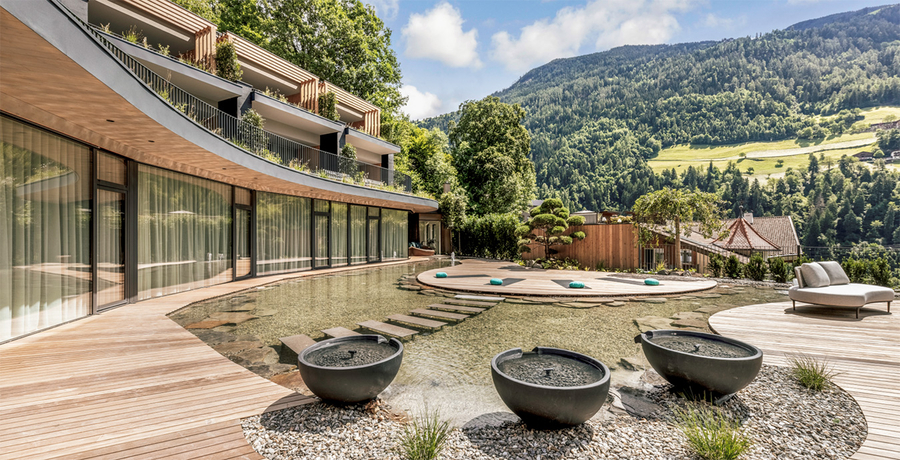Aussenanlage des Hotel Alpenschlössel